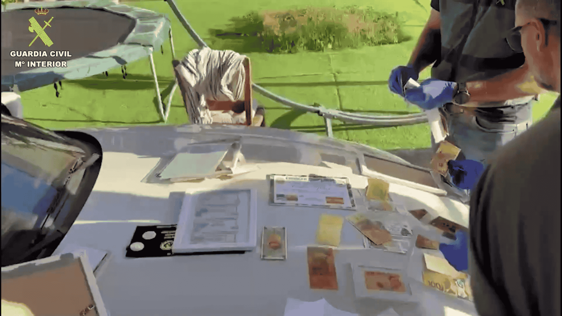 Detención de cinco miembros de un grupo militar y religioso falso en Sanlúcar.