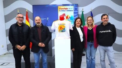 Participantes en la presentación de la III Carrera Popular ‘Tu Meta + Solidaria’ en Jerez.
