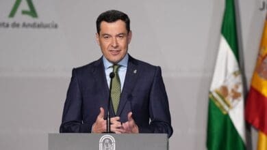 Juanma Moreno anuncia la convocatoria de elecciones en Andalucía el 17 de mayo.