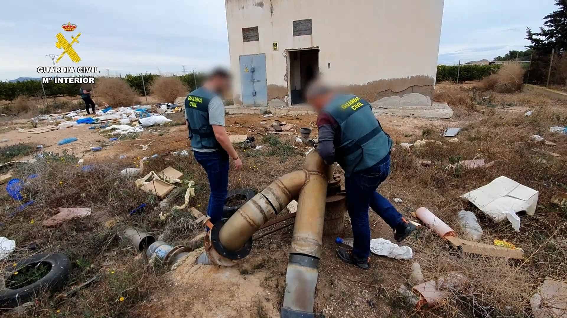 Inspección policial por robo de 77 millones de litros de agua.