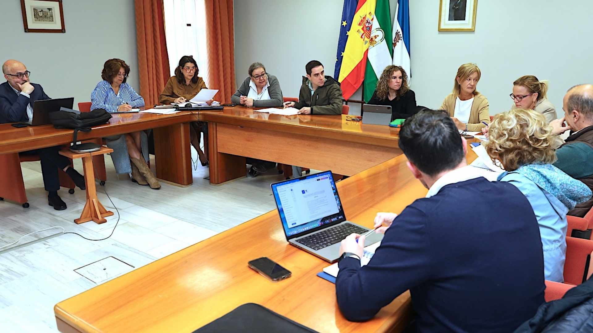Reunión del Consejo de Administración de Comujesa para ampliar la plantilla de Ayuda a Domicilio en Jerez.
