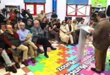 Francisco Zurita presenta la programación del Día Internacional del Libro 2026 en la Biblioteca Agustín Muñoz de Jerez.