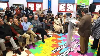 Francisco Zurita presenta la programación del Día Internacional del Libro 2026 en la Biblioteca Agustín Muñoz de Jerez.