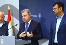 Antonio Real, Mariano Palacín y Pedro Palacios durante el balance de los 100 días de Jerez Capital Española de la Gastronomía.