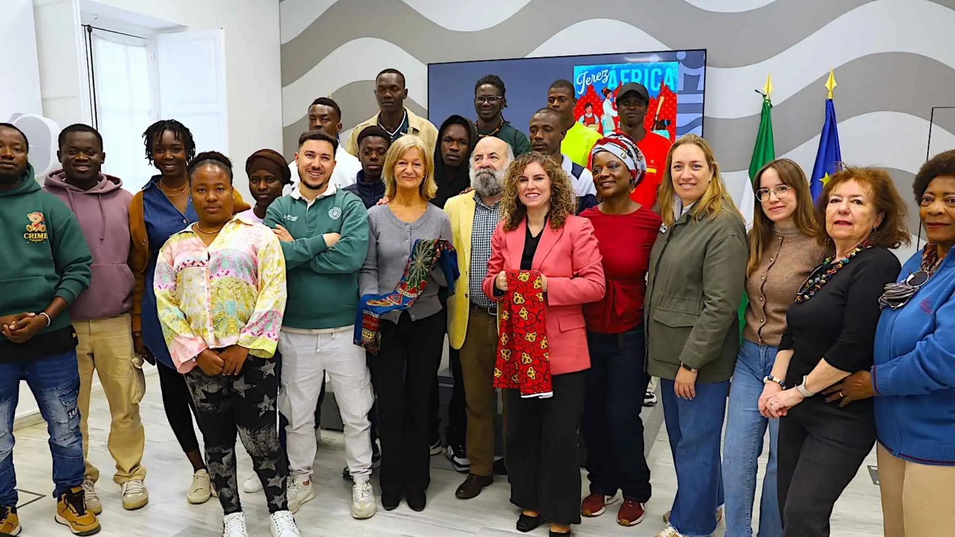 Presentación del cartel y actividades del Día de África 2026 en Jerez con representantes municipales y de la Plataforma Jerez-África.