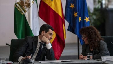 Juanma Moreno en reunión con CERMI Andalucía sobre políticas sociales e igualdad de oportunidades.