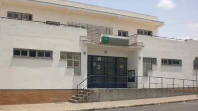 Fachada de un centro de salud de la Junta de Andalucía, relacionado con la denuncia de la enfermera de Jerez por acoso laboral.