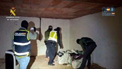 Agentes de la Policía Nacional y Guardia Civil intervienen media tonelada de hachís en una nave de Jerez.