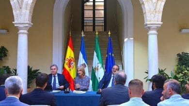 La alcaldesa de Jerez, María José García-Pelayo, preside el encuentro con el sector cofrade en el Ayuntamiento para impulsar la Semana Santa de Jerez como Fiesta de Interés Turístico Internacional.