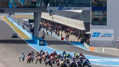 Salida de una carrera de motociclismo en la recta principal del Circuito de Jerez-Ángel Nieto.