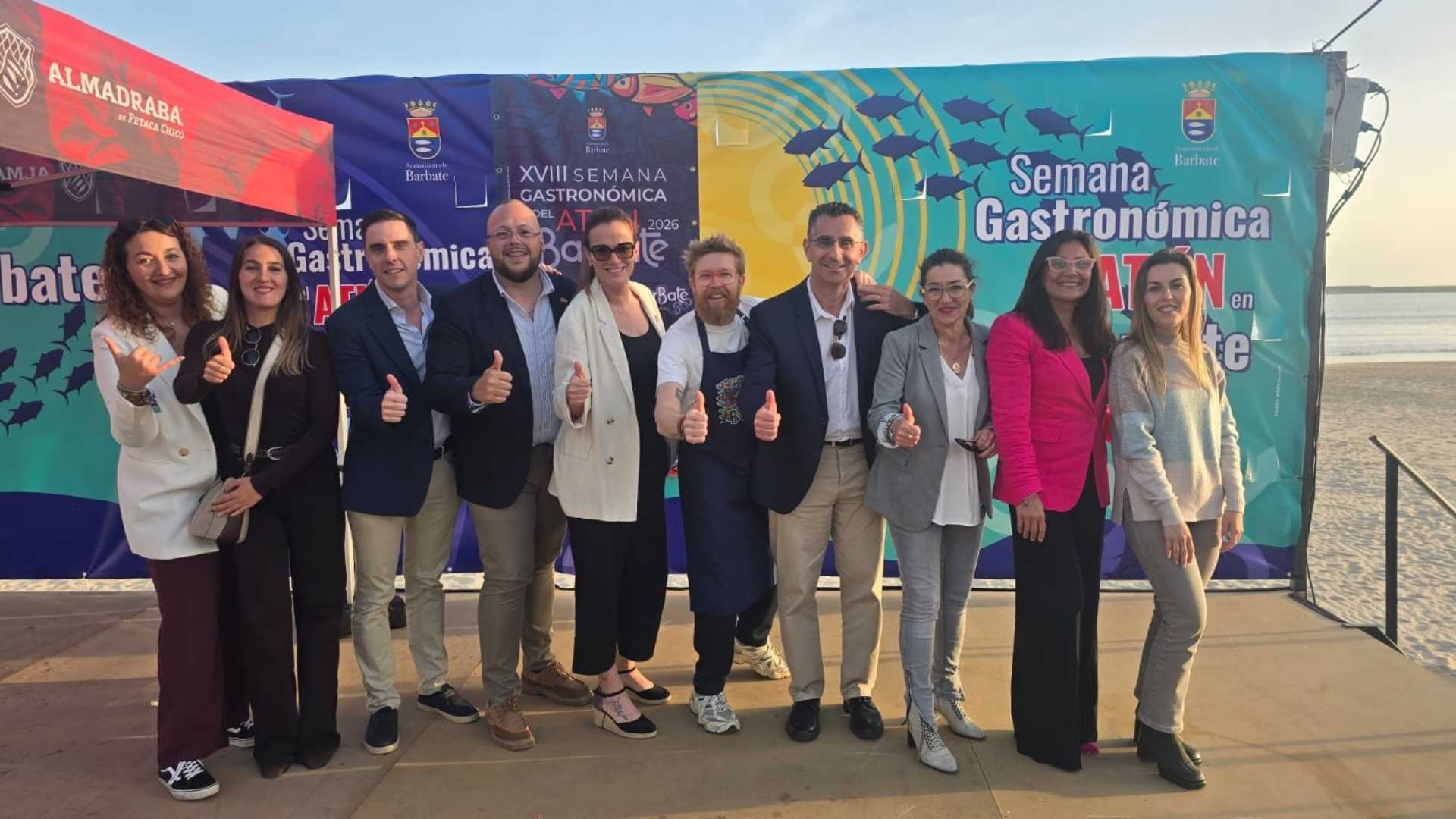 Jaime Espinar y autoridades en la apertura de la XVIII Semana Gastronómica del Atún de Barbate 2026.