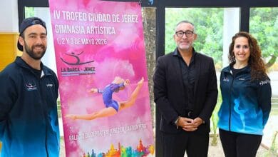 Presentación del IV Trofeo Ciudad de Jerez de Gimnasia Artística con el delegado de Deportes Tomás Sampalo y representantes del Club La Barca-Jerez.