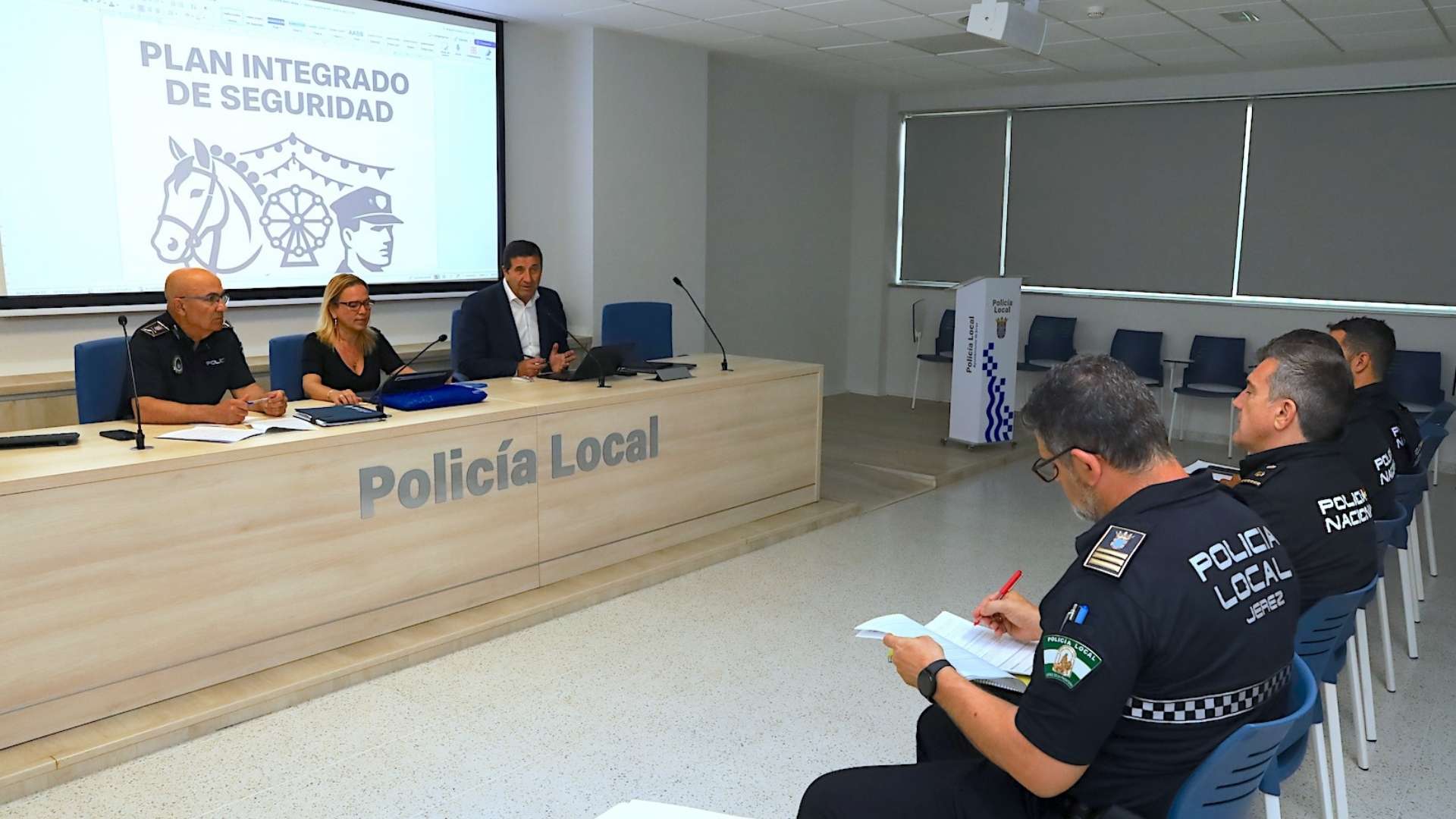 Mesa técnica de seguridad de la Feria del Caballo 2026 en la Jefatura de la Policía Local de Jerez.