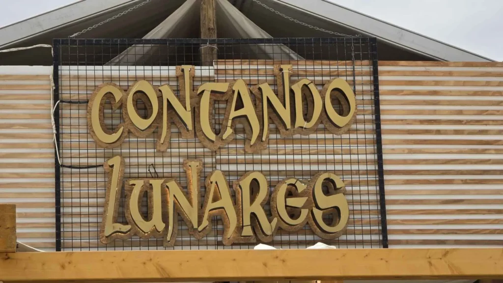 Logotipo de Contando Lunares, la mejor caseta de estilo moderno en la Feria de Jerez.