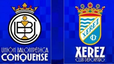 Escudos oficiales de la Unión Balompédica Conquense y el Xerez Club Deportivo para el partido de vuelta de semifinales del play-off.
