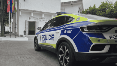 Coche de Policía Local en las calles de Arcos de la Frontera.