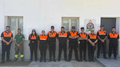Voluntarios de la Unidad de Pronto Auxilio de Protección Civil de Jerez posando tras recibir formación del INFOCA.