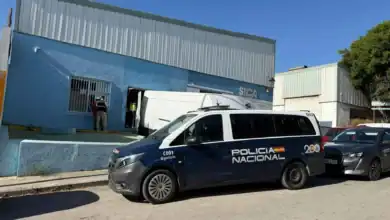 Furgón de Policía Nacional durante operación contra la explotación laboral en Algeciras