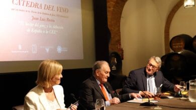 Homenaje a Juan Luis Bretón como Hijo Adoptivo de Jerez a título póstumo.