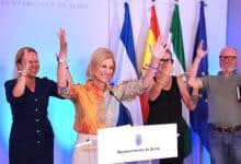Mujeres en Jerez celebrando avances hacia la inclusión total.