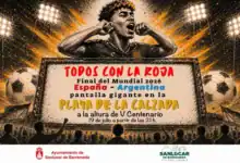 Pantalla gigante en la playa de Sanlúcar, para la final del mundial 2026