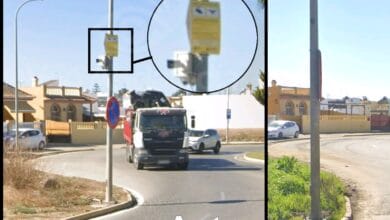 Cámaras de videovigilancia en Chipiona, Andalucía, en una calle.