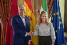 José Luis Sanz y Ana Mestre en reunión oficial en Sevilla.