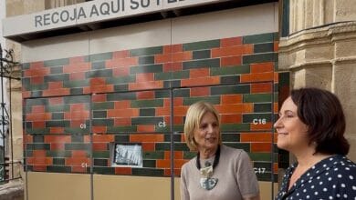 Taquillas refrigeradas en Mercado Central de Jerez para pedidos.