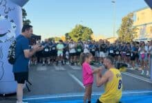 Corredores en la III Carrera Solidaria 'Un mar de alegría' en Sanlúcar.