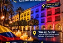 Velatón en Jerez con luces de Colombia en Edificio Los Arcos.