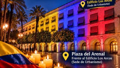 Velatón en Jerez con luces de Colombia en Edificio Los Arcos.