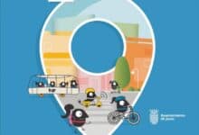 Evento de movilidad sostenible con bicicletas y transporte público en Jerez.
