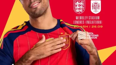 Jugador con camiseta de España en Wembley para el partido.