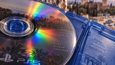 Disco de PlayStation 5 con vista de Andalucía y la Alhambra.
