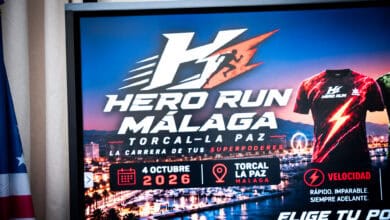 Cartel del evento Hero Run Málaga con fecha y ubicación.