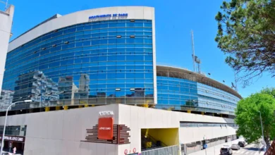 Propuesta de fachada de Tribuna de un estadio de fútbol de Cádiz con espacio destinado a rotulación comercial