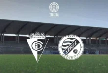 Gráfico de Tercera Federación con los escudos del CD Egabrense y del Xerez Deportivo FC sobre una fotografía de un campo de fútbol.