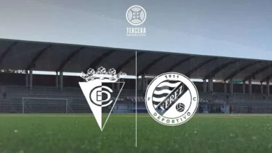 Gráfico de Tercera Federación con los escudos del CD Egabrense y del Xerez Deportivo FC sobre una fotografía de un campo de fútbol.