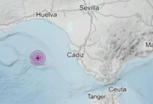 Mapa del golfo de Cádiz con un marcador circular que señala la localización del terremoto frente a la costa andaluza.