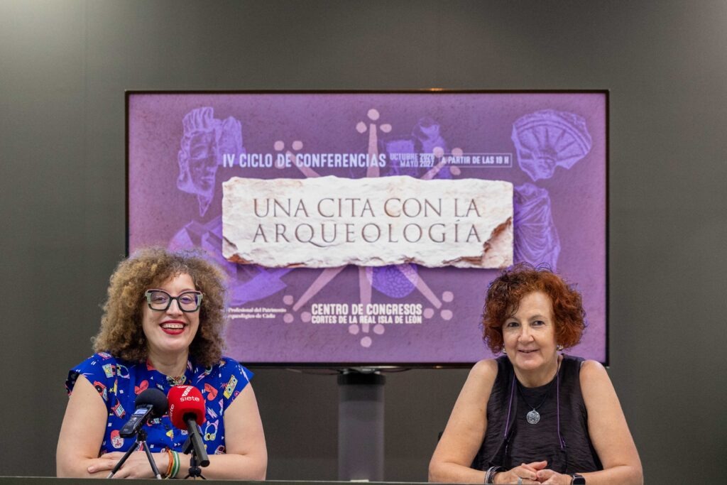 Reunión en San Fernando, Cádiz sobre la IV Ciclo De Conferencia sobre arqueología.